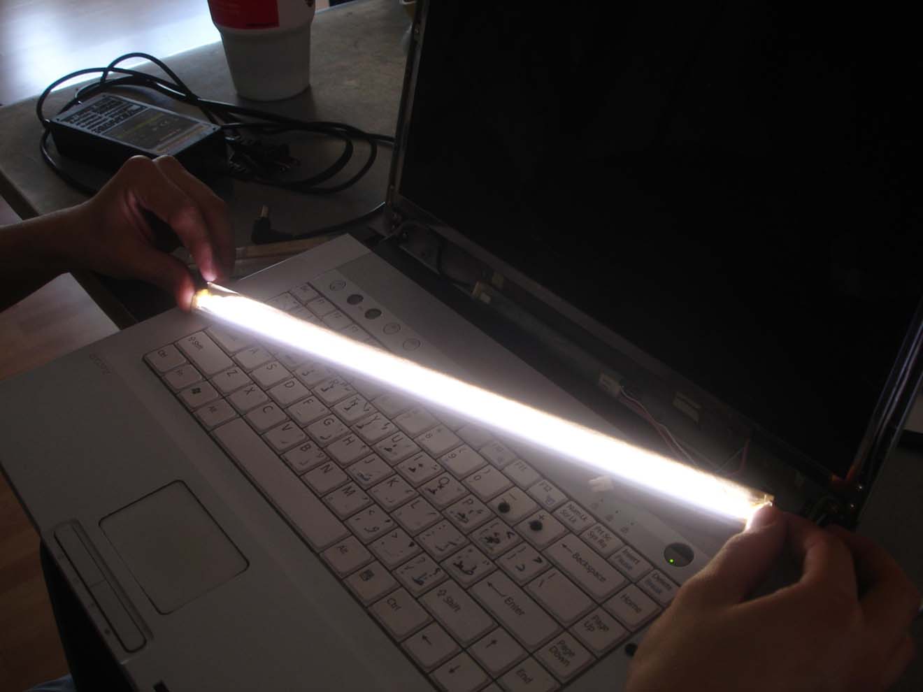 Замена и ремонт подсветки экрана ноутбука в Череповце